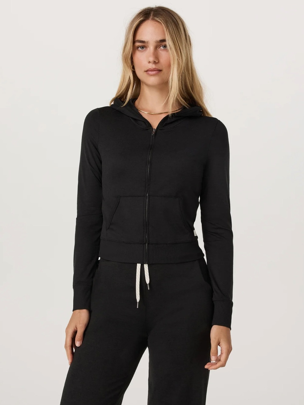 Vuori halo mini full zip hoodie, like new, black